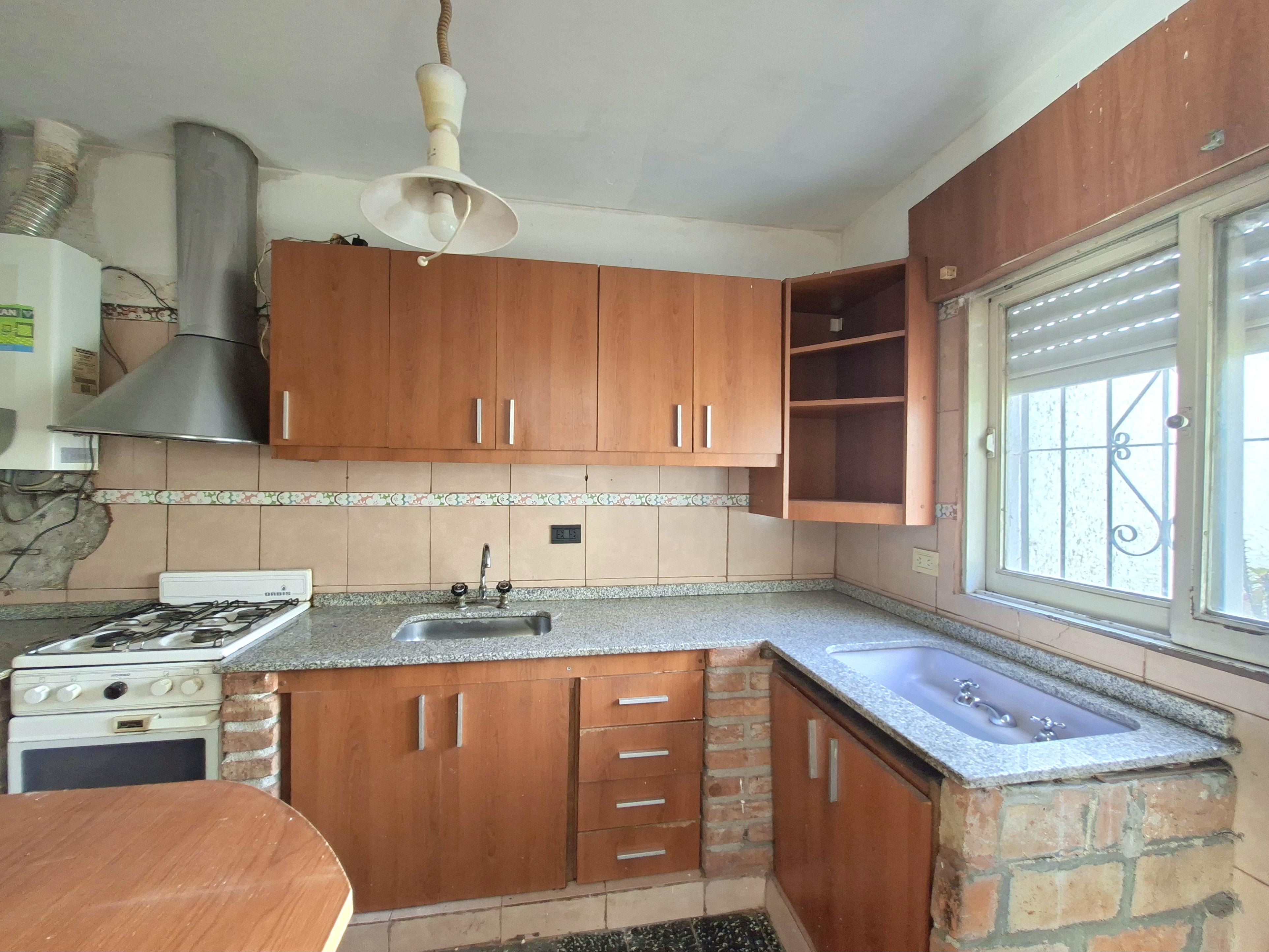 ALQUILER CASA DOS DORMITORIOS BARRIO JARDÍN