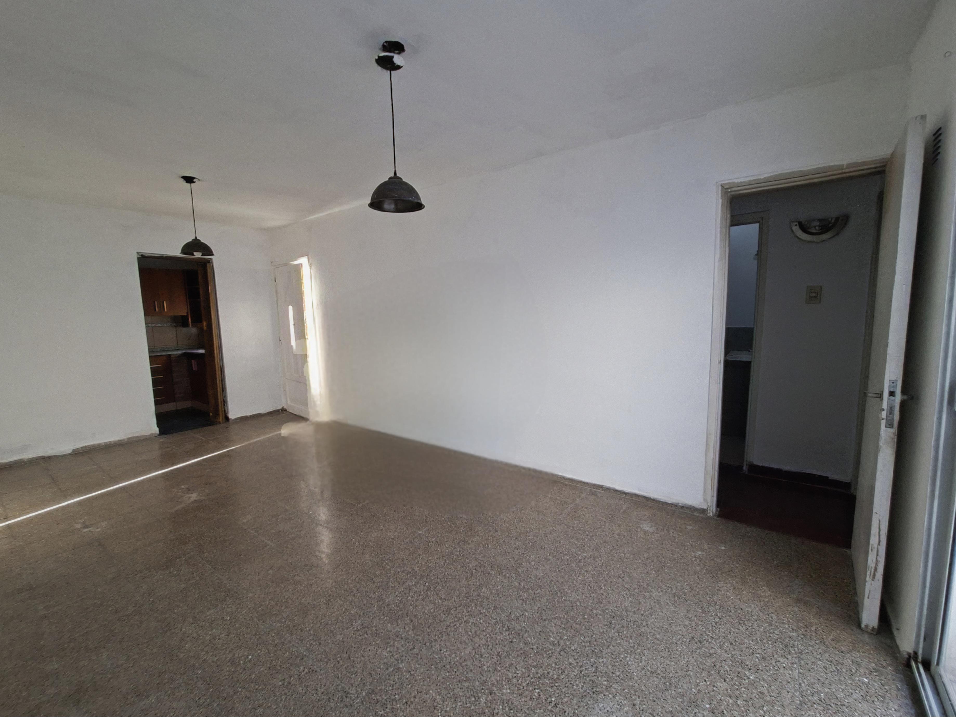 ALQUILER CASA DOS DORMITORIOS BARRIO JARDÍN