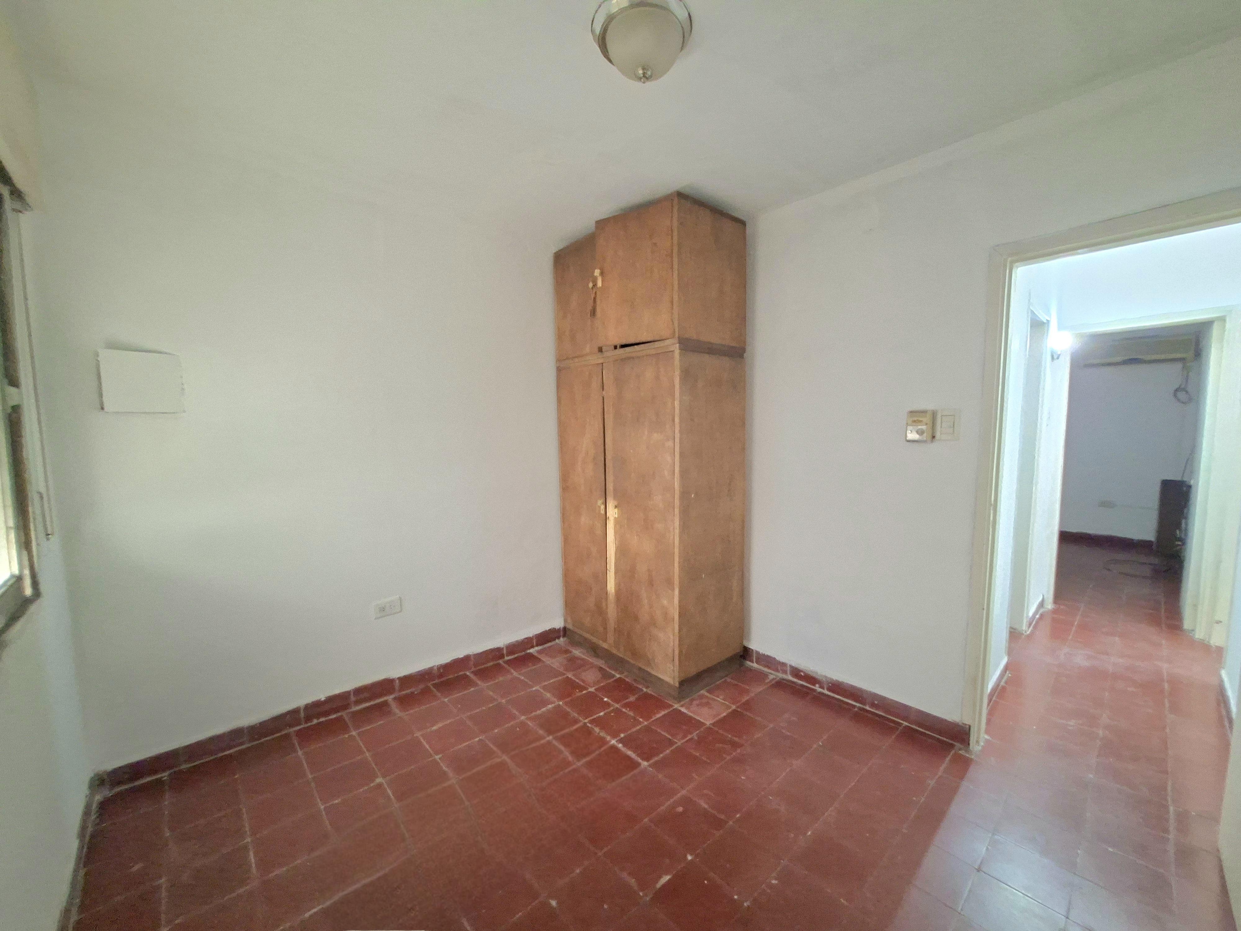 ALQUILER CASA DOS DORMITORIOS BARRIO JARDÍN