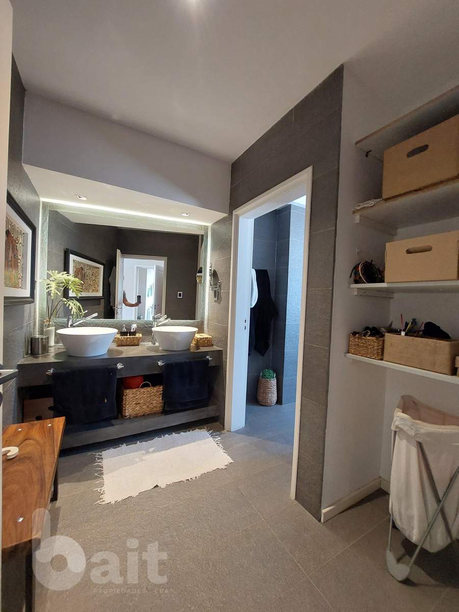 Alquiler casa totalmente amoblada en Santina NOrte 3 dormitorios con pieta y 4 baños