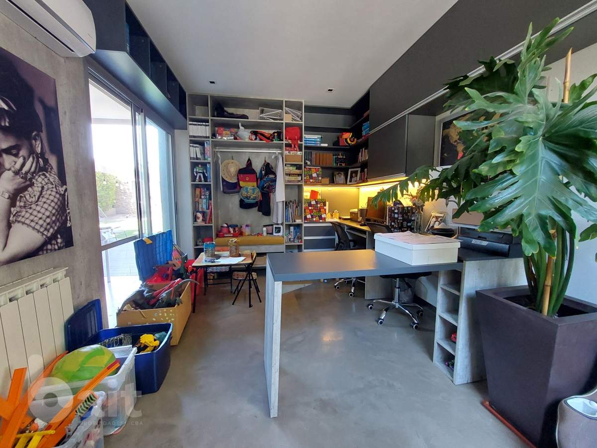 Alquiler casa totalmente amoblada en Santina NOrte 3 dormitorios con pieta y 4 baños