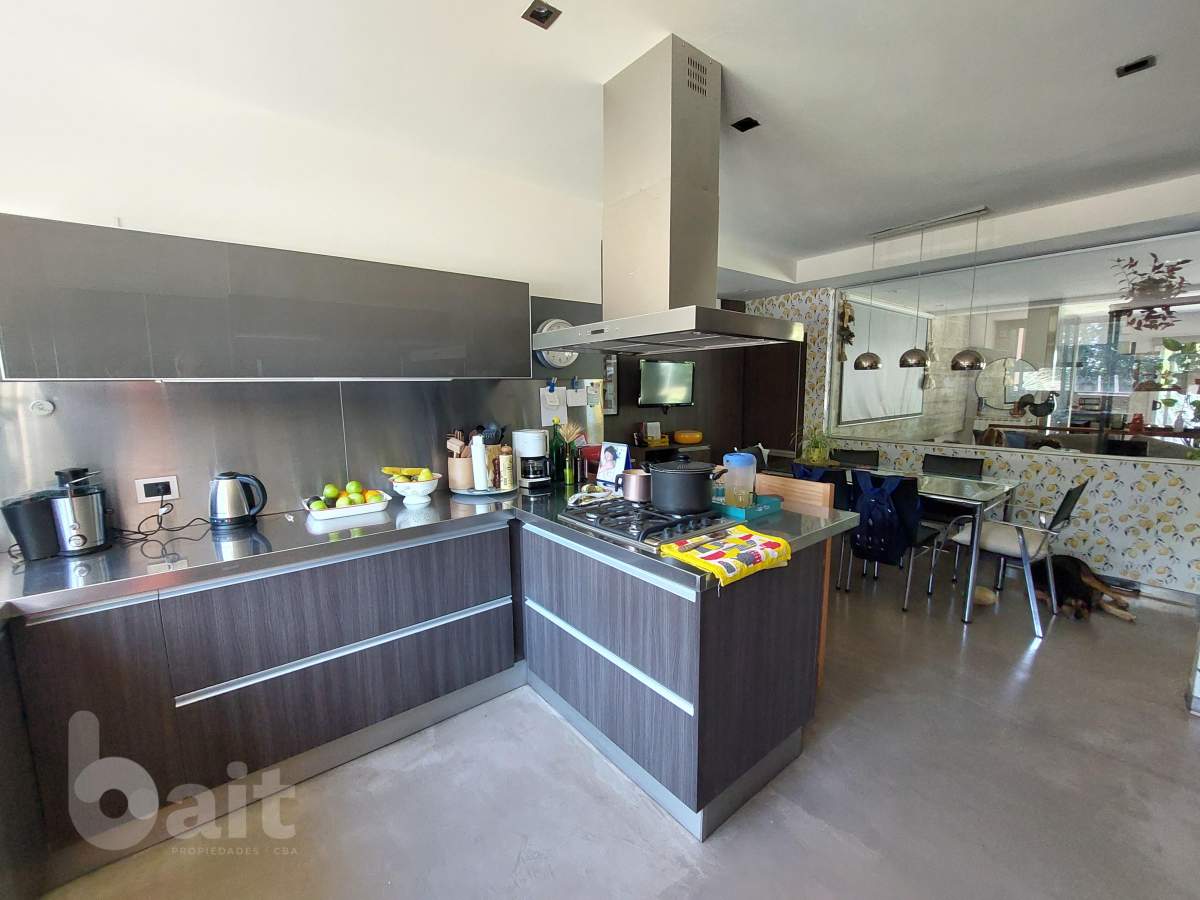 Alquiler casa totalmente amoblada en Santina NOrte 3 dormitorios con pieta y 4 baños