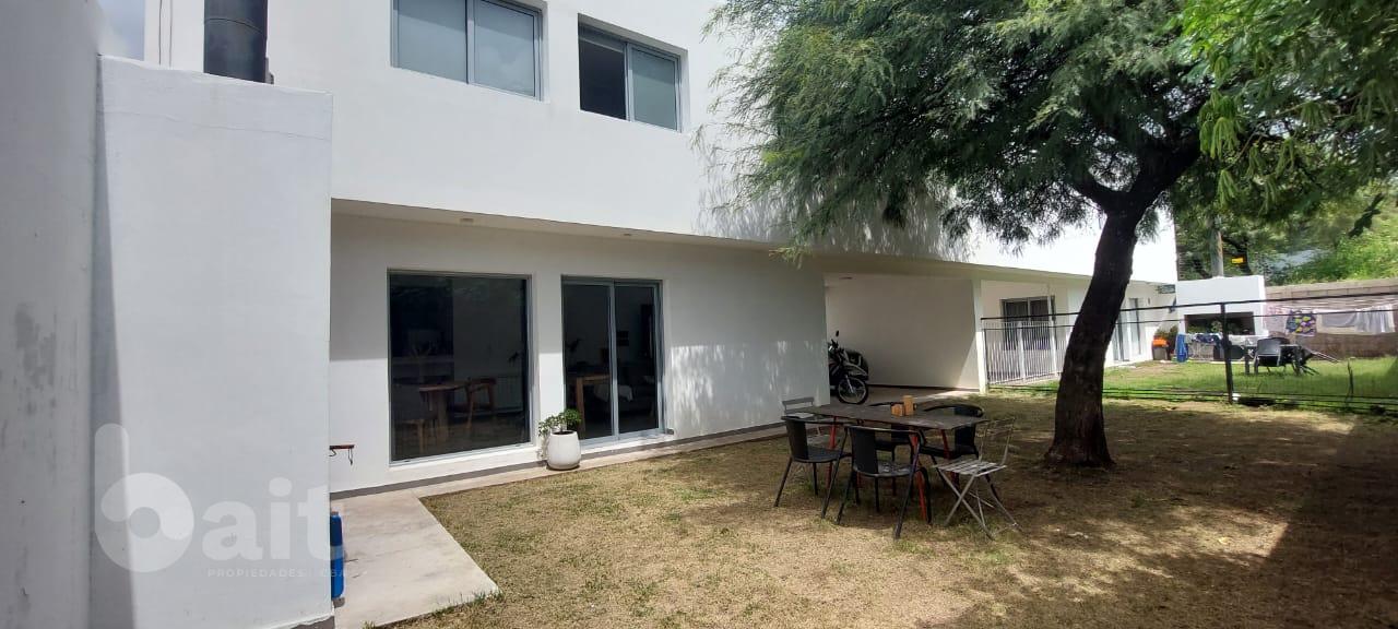 Venta duplex 3 dormitorios, con amenities en Cuesta Colorada