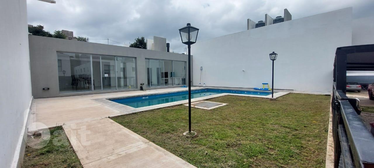 Venta duplex 3 dormitorios, con amenities en Cuesta Colorada