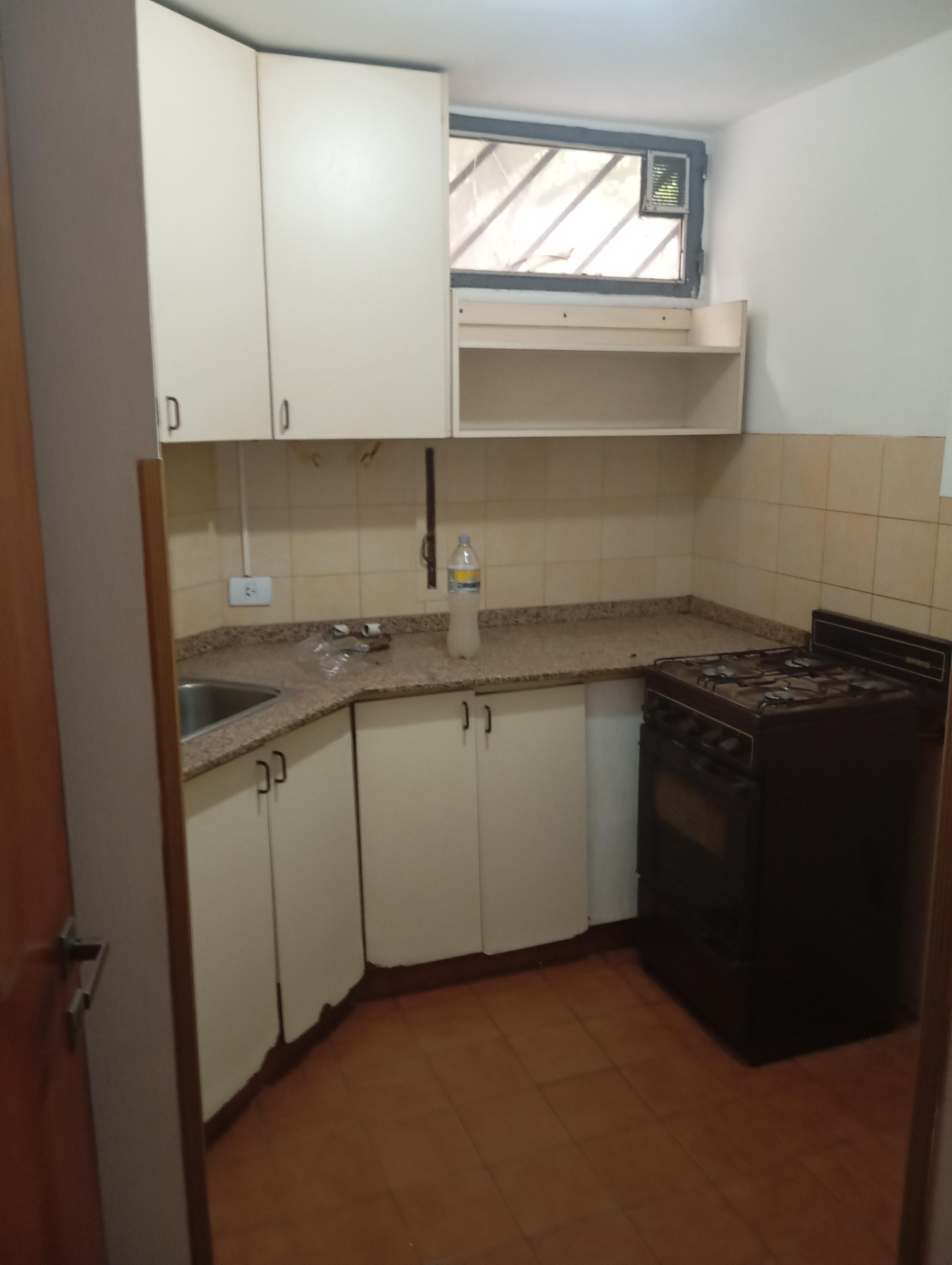 Alq. Dpto c2 dorm y patio.B Nueva Córdoba.