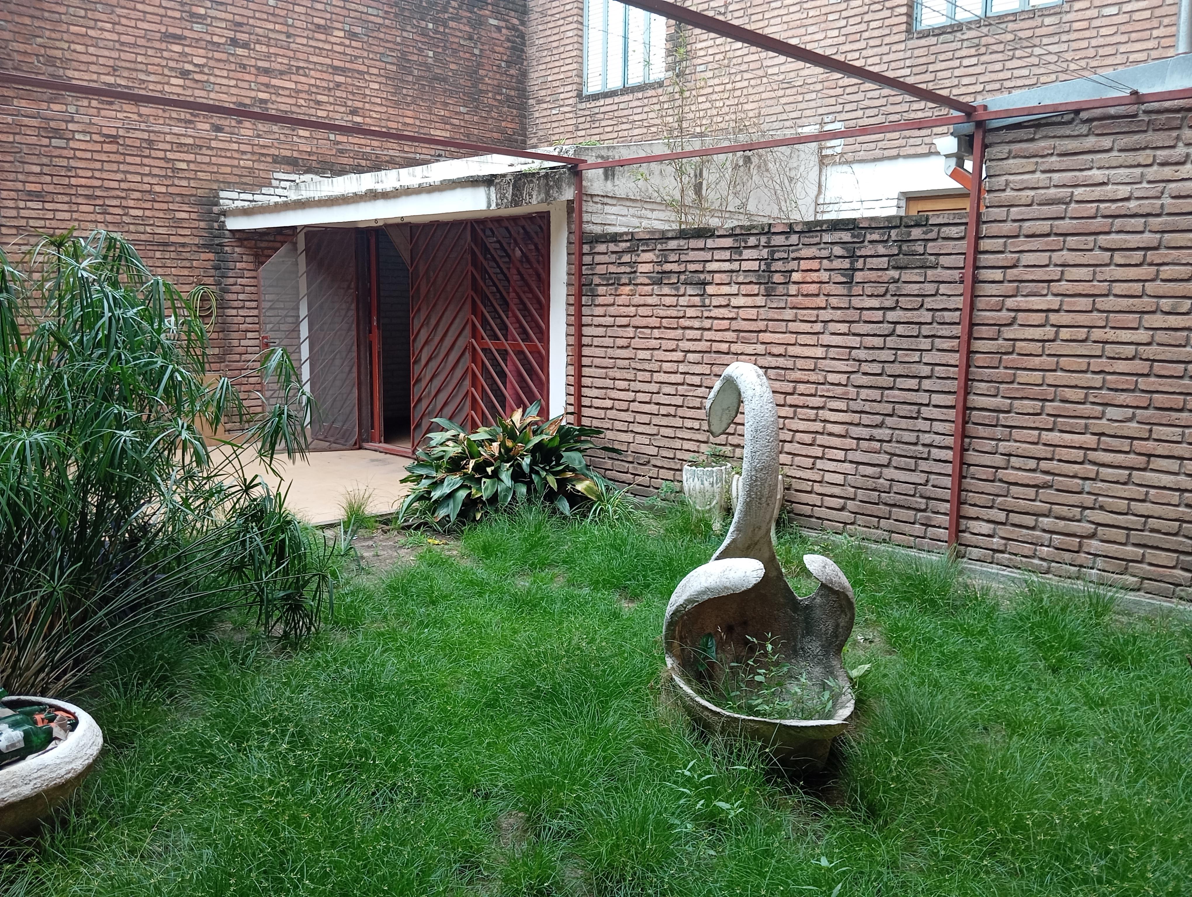 Alq. Dpto c2 dorm y patio.B Nueva Córdoba.