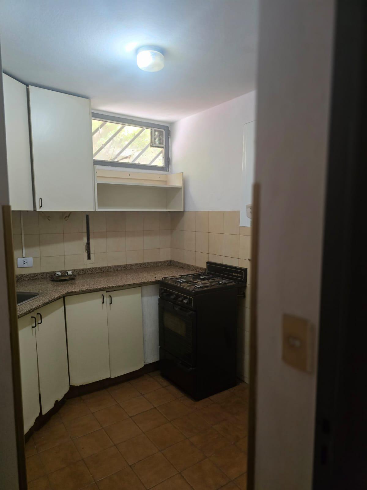 Alq. Dpto c2 dorm y patio.B Nueva Córdoba.