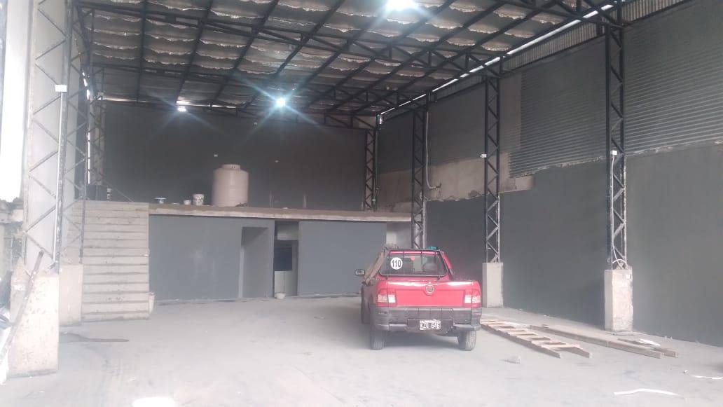 Galpon En Alquiler a Estrenar Centro. Bv Los Andes