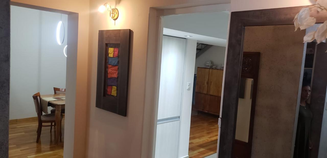Excelente precio para una Amplia y cómoda casa en B Alta Córdoba de 4 Dormitorios!!!!