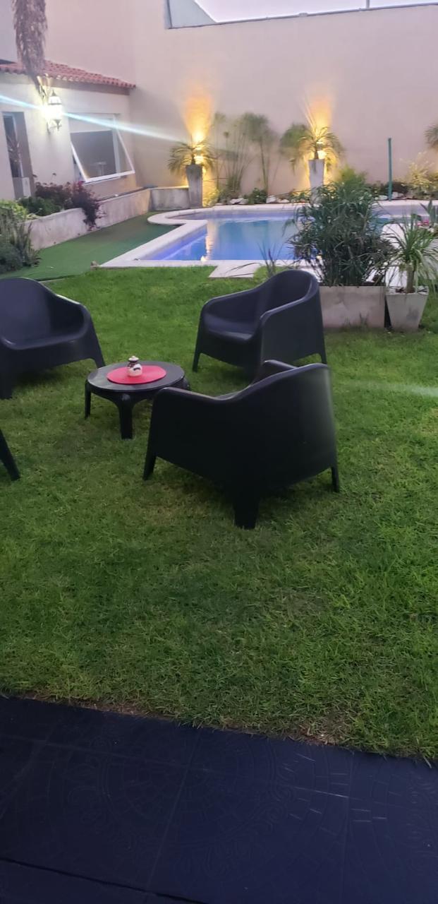 Excelente precio para una Amplia y cómoda casa en B Alta Córdoba de 4 Dormitorios!!!!