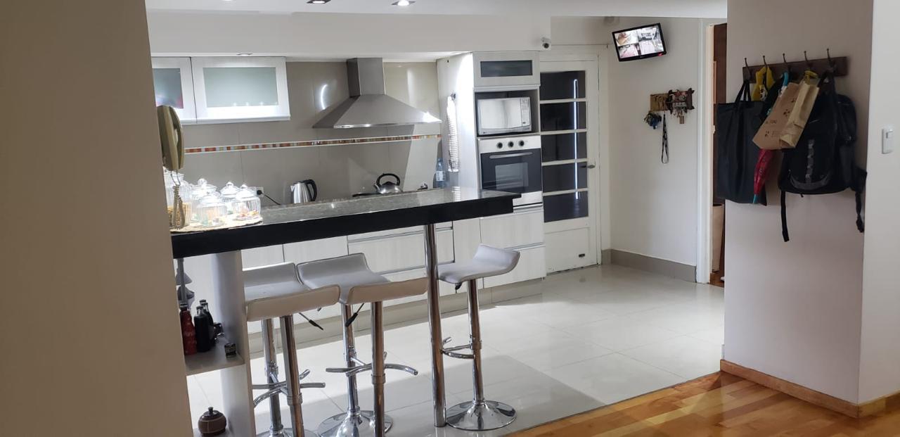 Excelente precio para una Amplia y cómoda casa en B Alta Córdoba de 4 Dormitorios!!!!