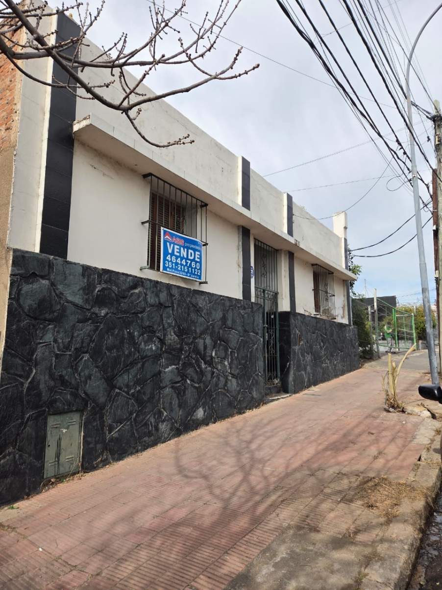 Excelente lote apto desarrollo. Sobre Zanni a mts de Colon