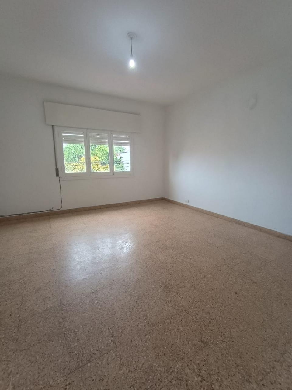 ALQUILER  PHDEPTO de  3 DORMITORIOS  TERRAZA CON ASADOR- A METROS AV.SABATTINI