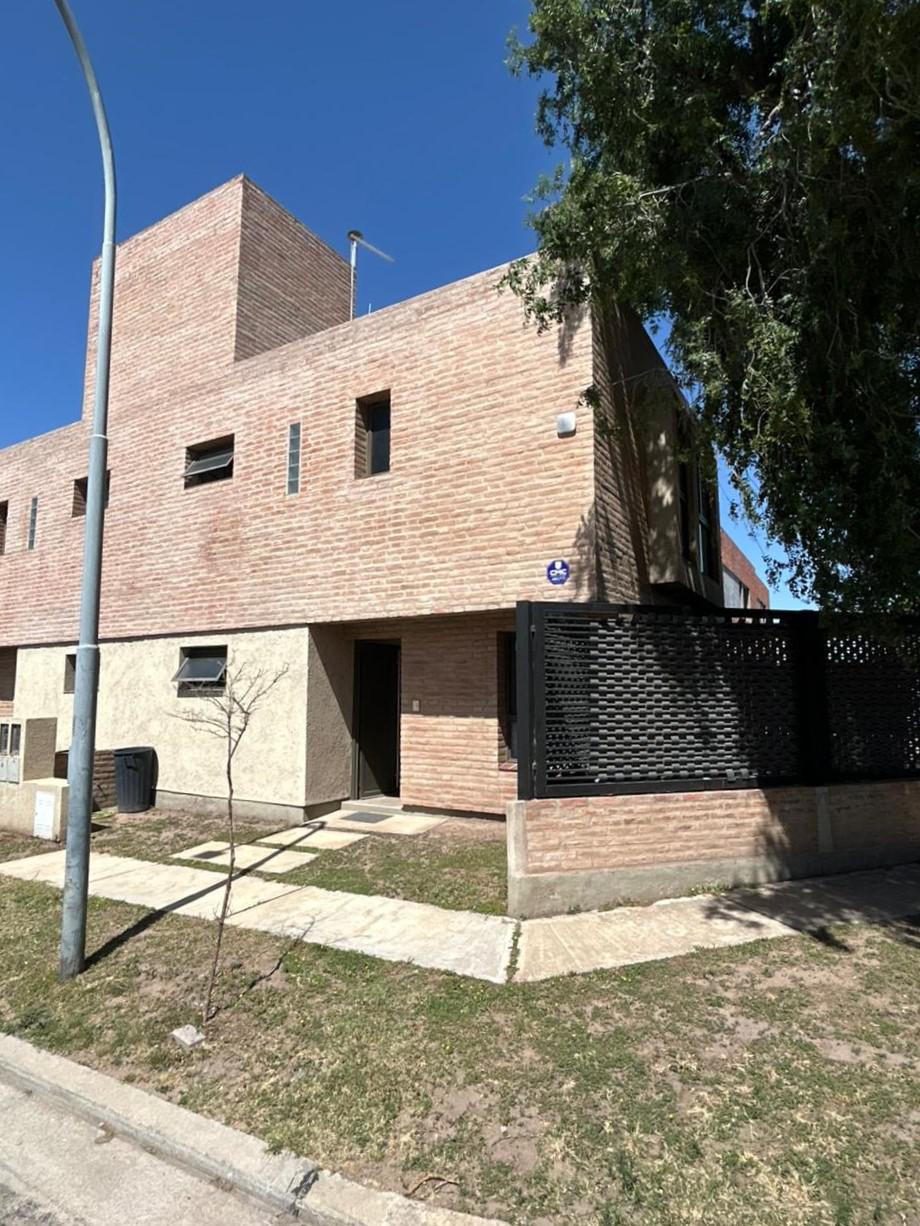 VENDO DUPLEX MIRADORES DE MANANTIALES I EXCELENTE UBICACIÓN