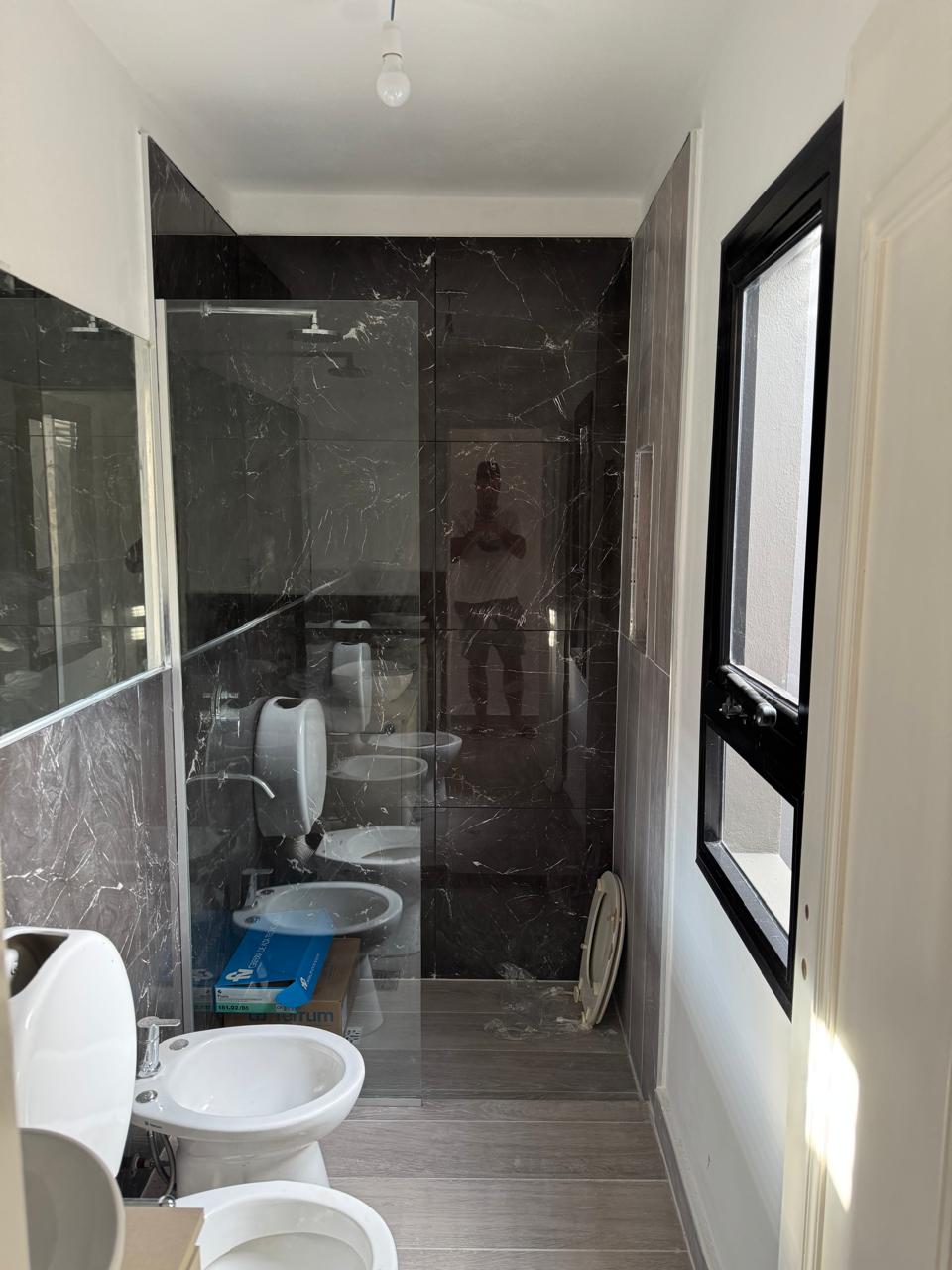 CASA EN VENTA BARRIO ALTO ALBERDI -  MODERNA CON PATIO Y PILETA DE NATACION.