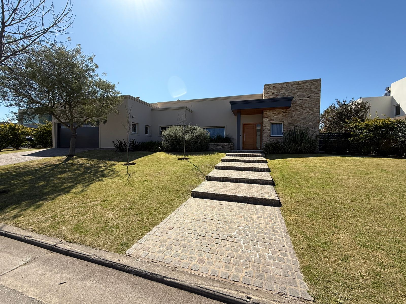 CASA 4 DORMITORIOS CAÑUELAS COUNTRY GOLF