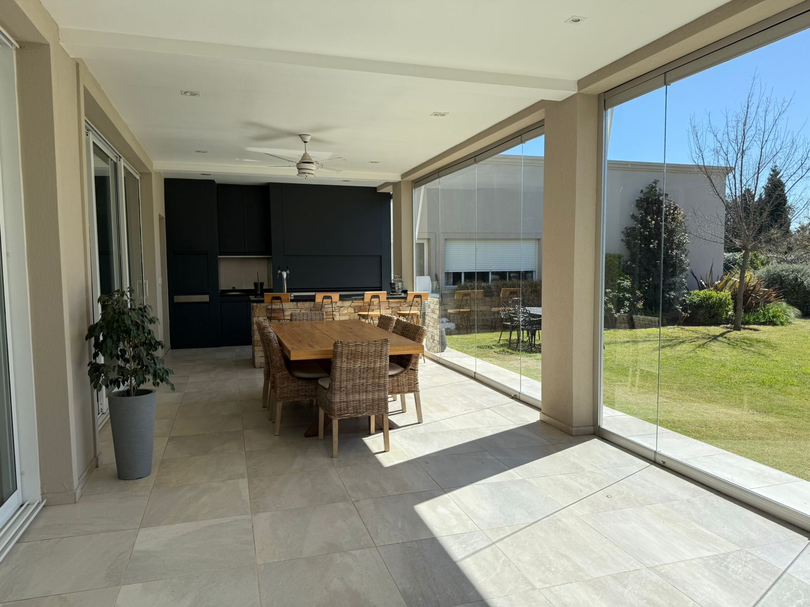 CASA 4 DORMITORIOS CAÑUELAS COUNTRY GOLF