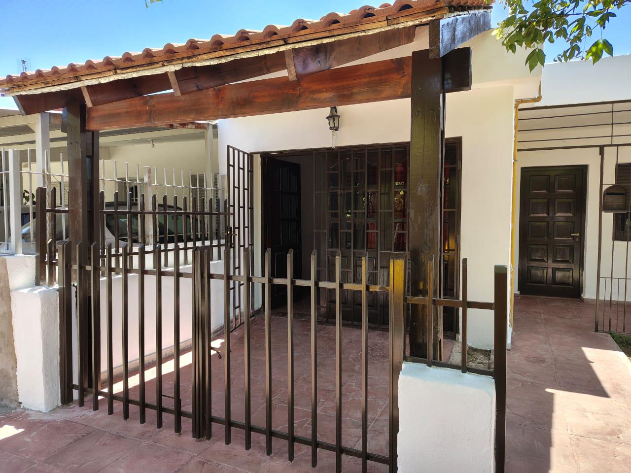 GMLPROPIEDADES VENDE HERMOSA PROPIEDAD EN B ITUZAINGO CALLE FULTON 7027.