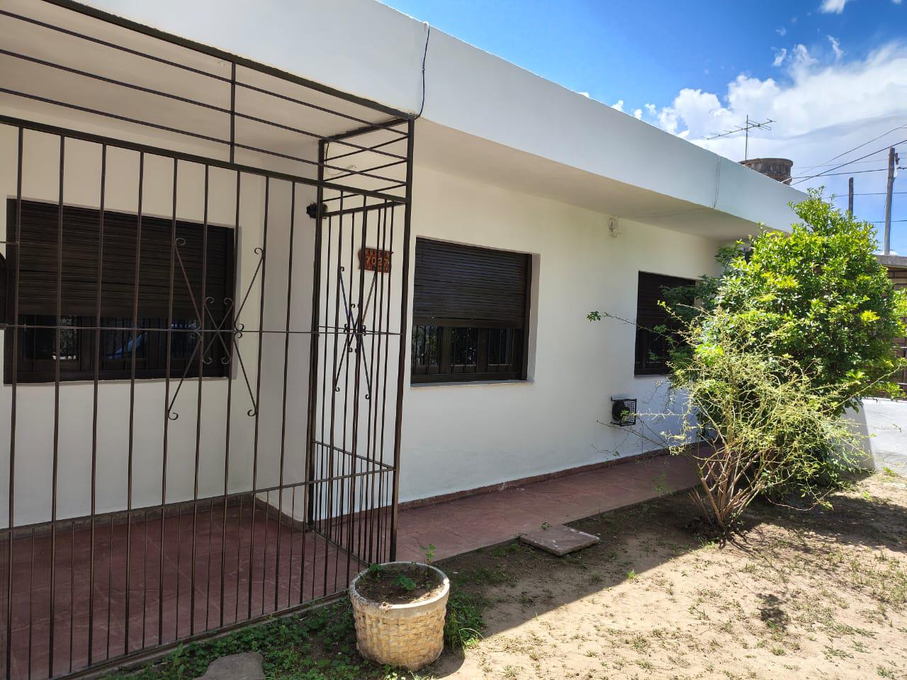 GMLPROPIEDADES VENDE HERMOSA PROPIEDAD EN B ITUZAINGO CALLE FULTON 7027.
