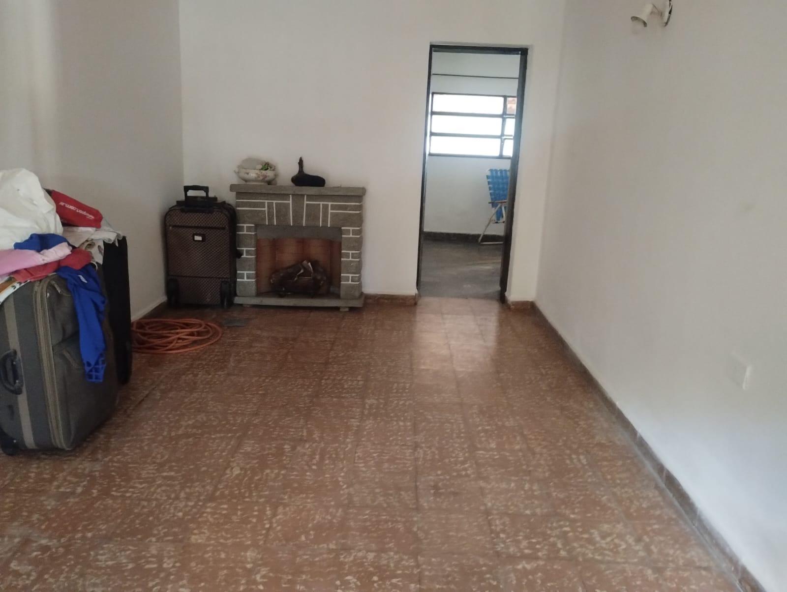 GMLPROPIEDADES VENDE HERMOSA PROPIEDAD EN B ITUZAINGO CALLE FULTON 7027.