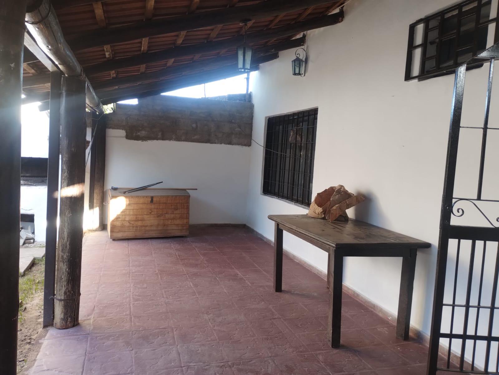 GMLPROPIEDADES VENDE HERMOSA PROPIEDAD EN B ITUZAINGO CALLE FULTON 7027.
