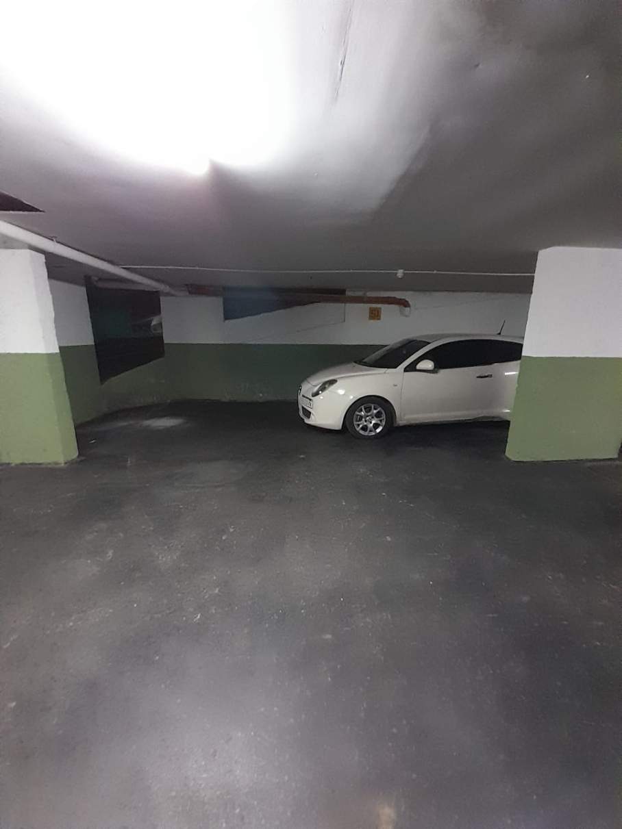 ALQUILER COCHERA PARA AUTO MEDIANO EN NUEVO CORDOBA