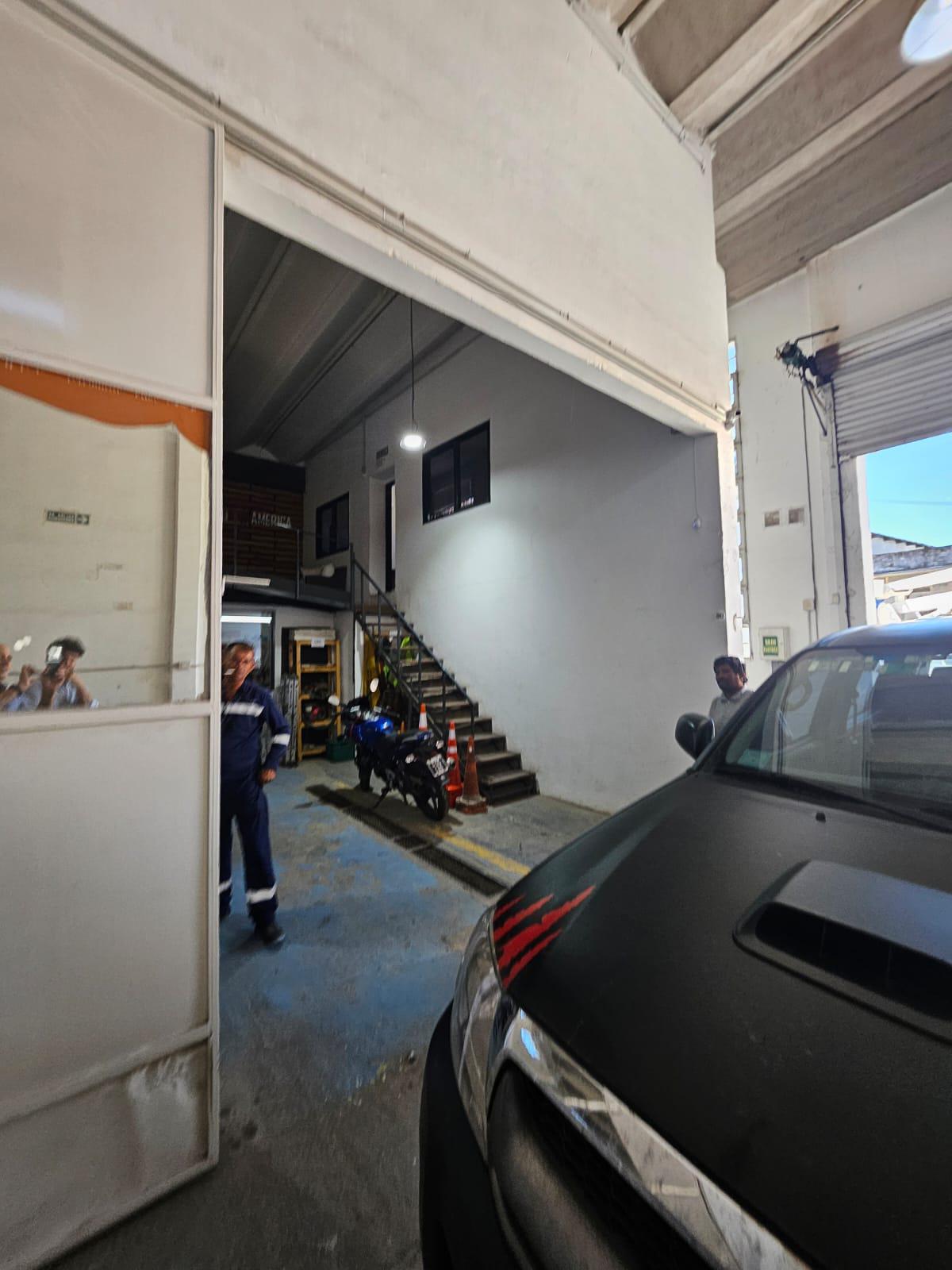 Alquiler Galpón B Crisol- a 200 mts de Av. Revolución de Mayo.