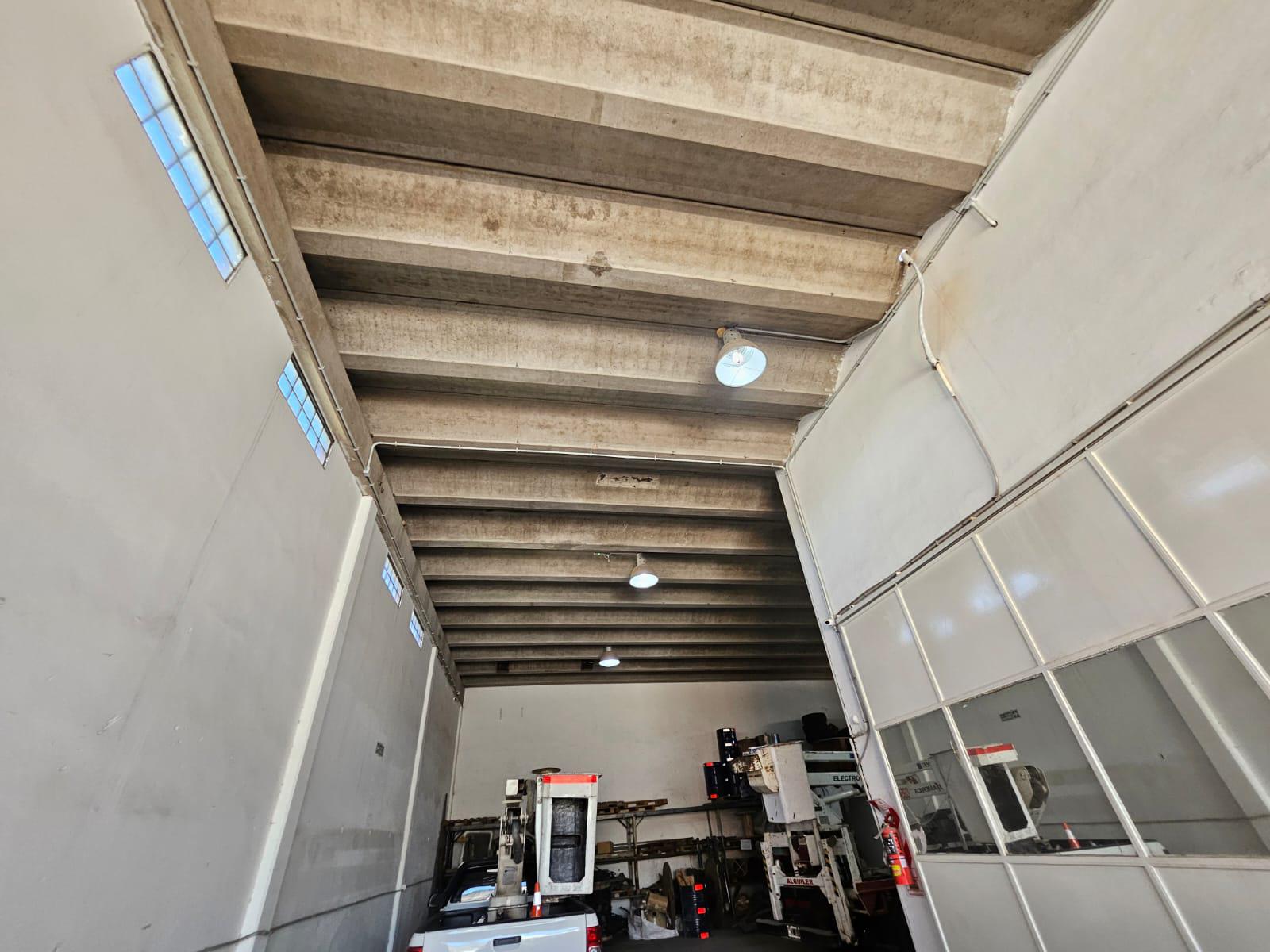 Alquiler Galpón B Crisol- a 200 mts de Av. Revolución de Mayo.