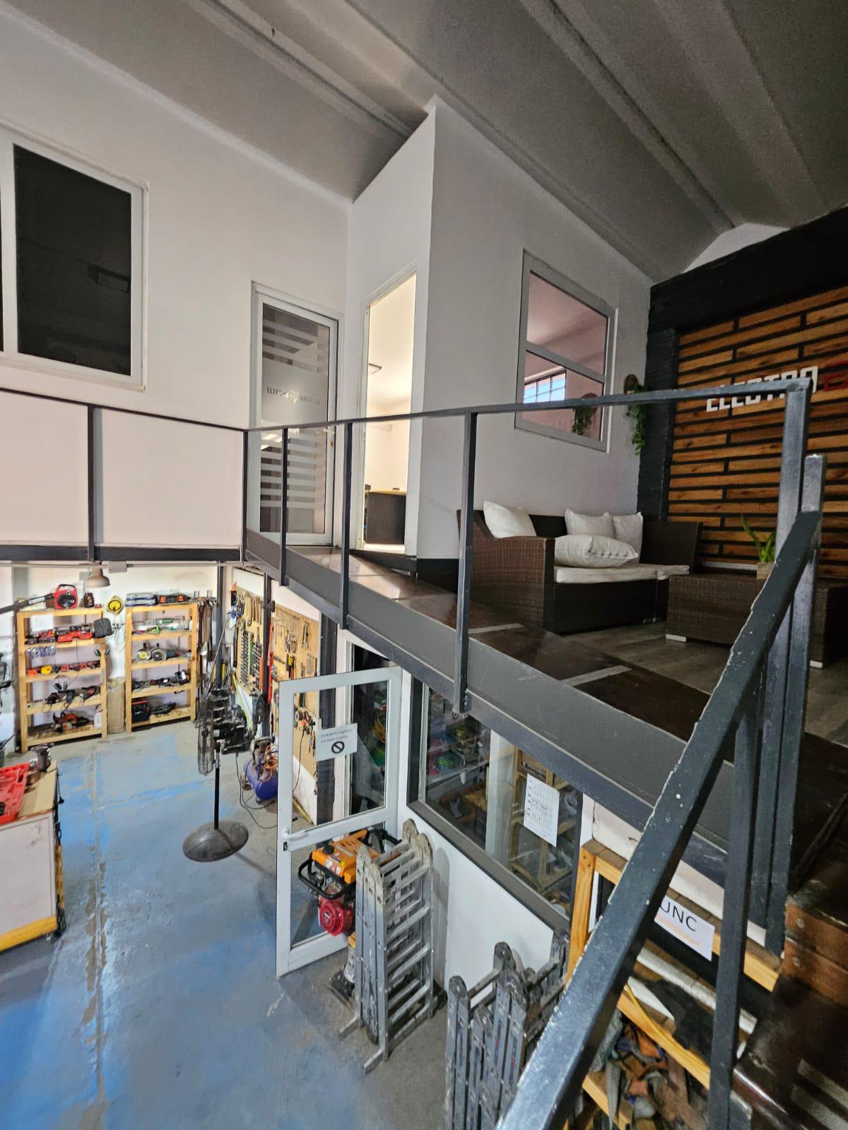 Alquiler Galpón B Crisol- a 200 mts de Av. Revolución de Mayo.