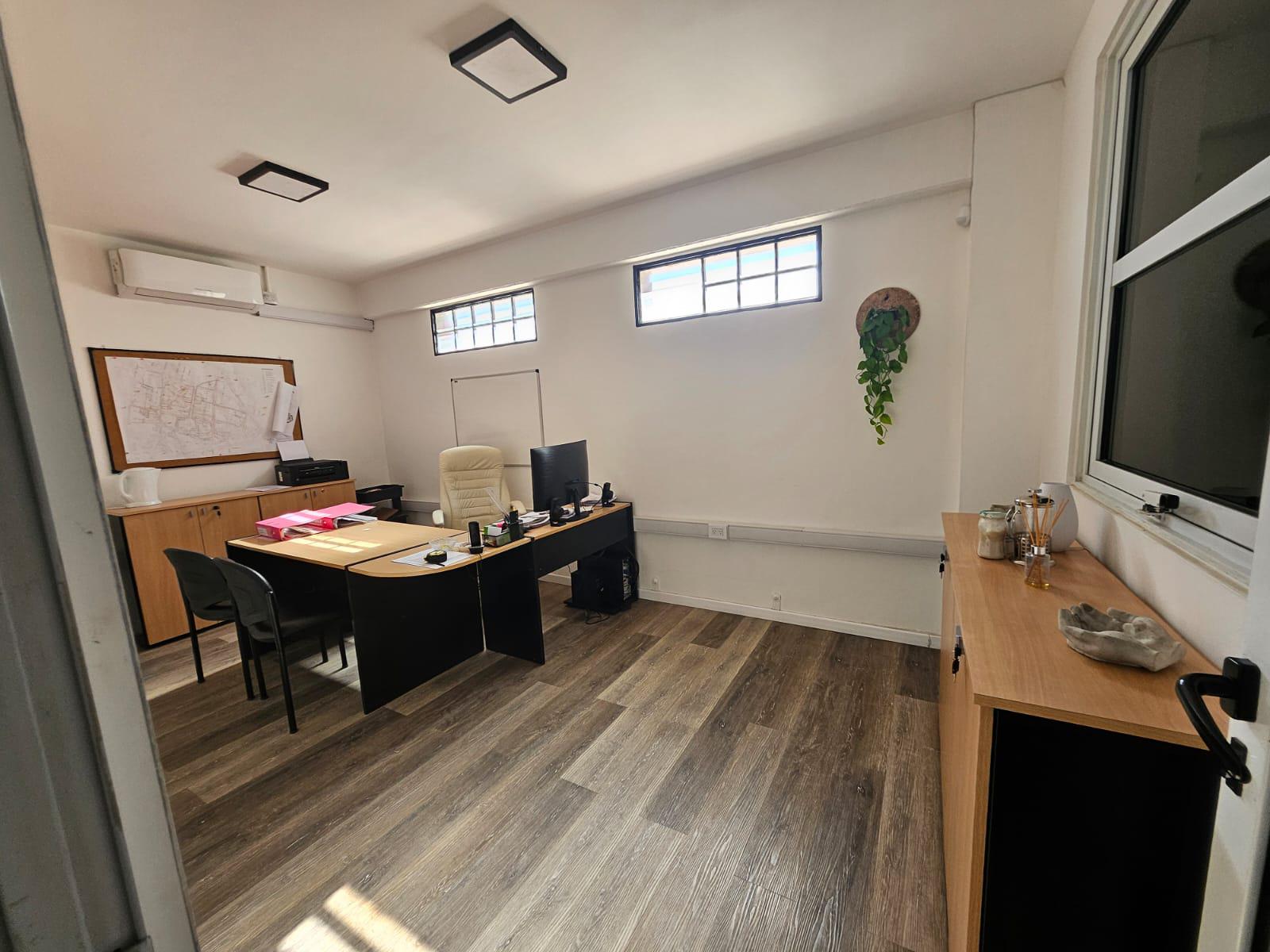 Alquiler Galpón B Crisol- a 200 mts de Av. Revolución de Mayo.