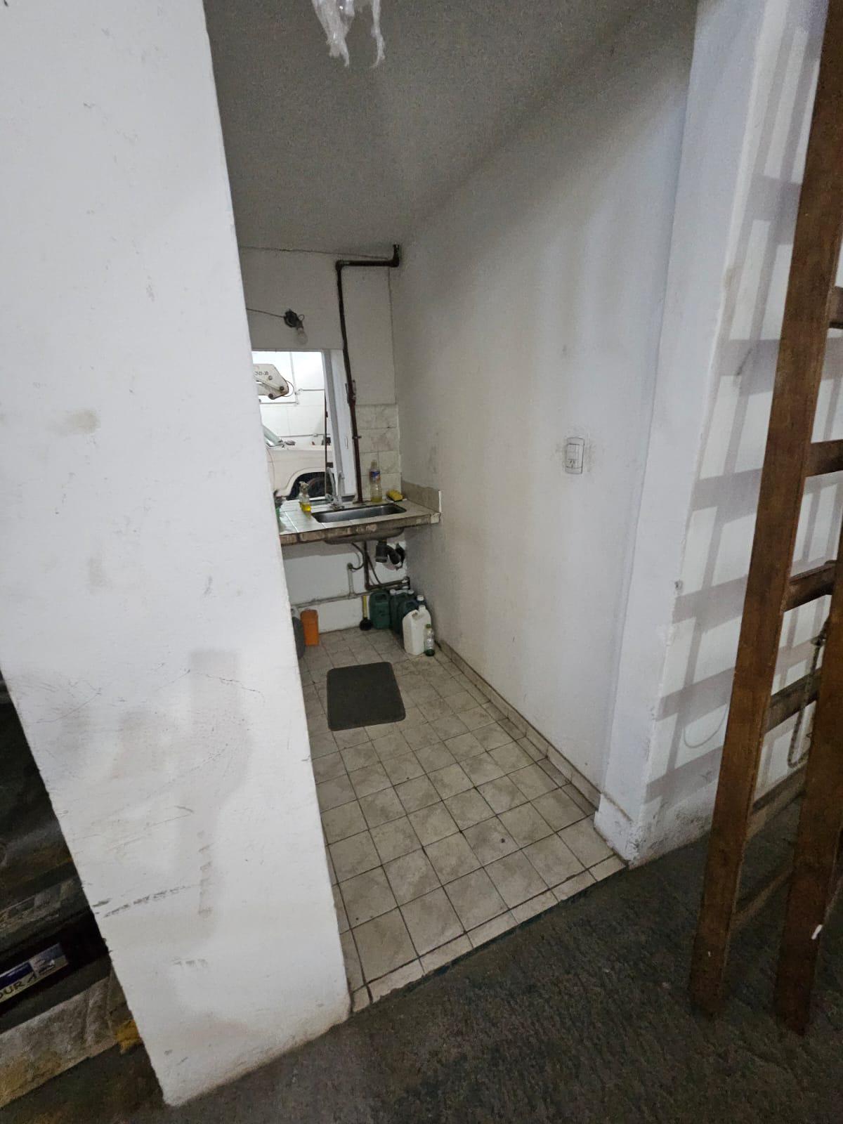 Alquiler Galpón B Crisol- a 200 mts de Av. Revolución de Mayo.