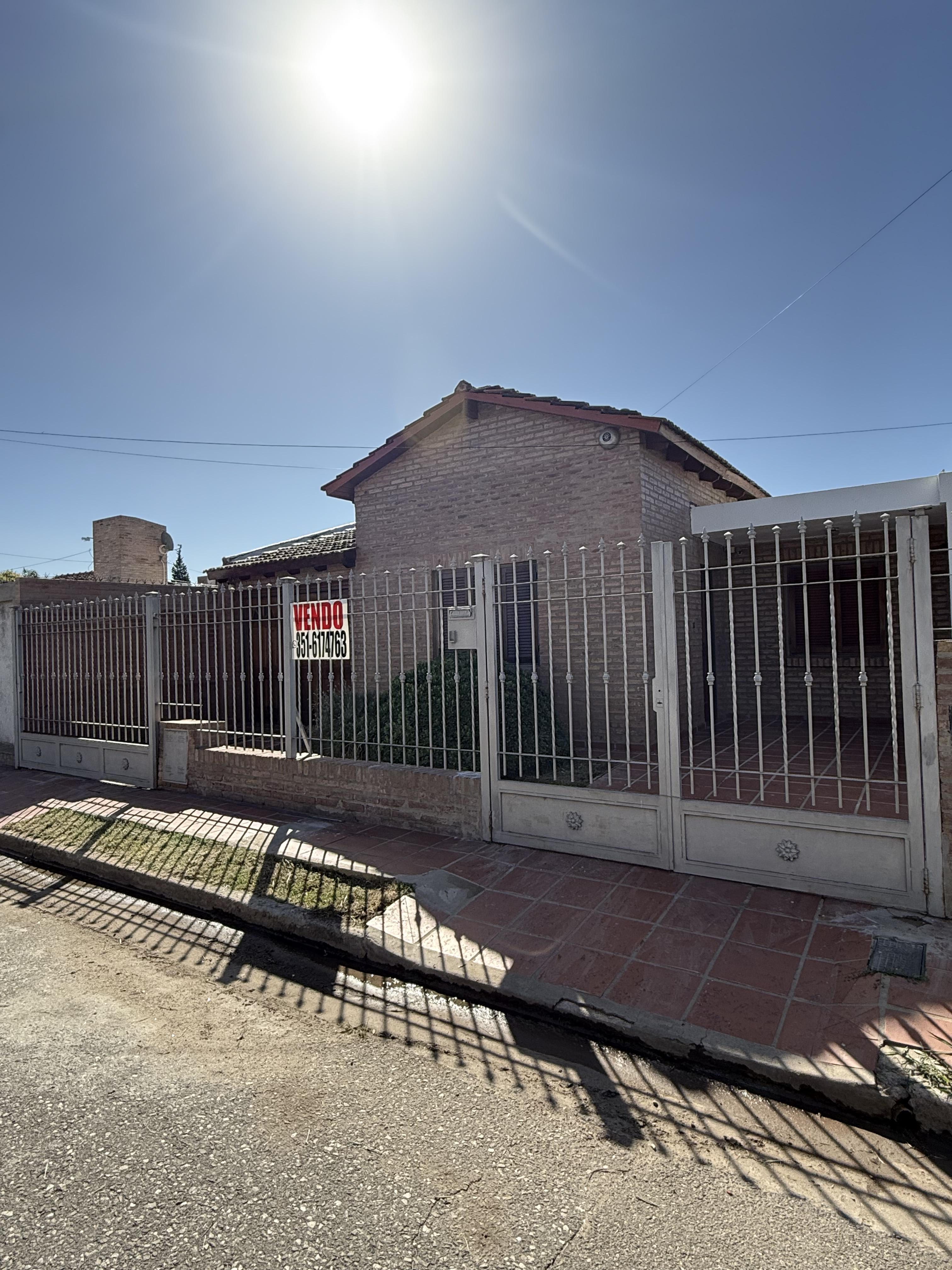 CASA EN VENTA 3DOR UNICA IMPECABLE PATIO ENORME A CDRAS HOGAR SAN CAMILO B LOS BOULEVARES