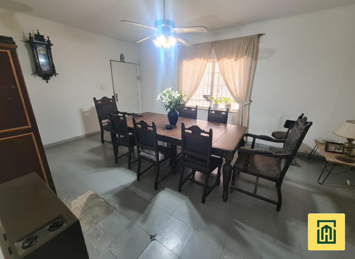 CASA 3 DORMITORIOS BARRIO LOS GIGANTES