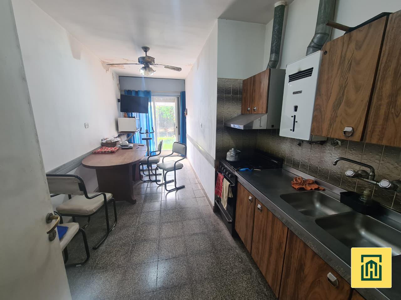 CASA 3 DORMITORIOS BARRIO LOS GIGANTES