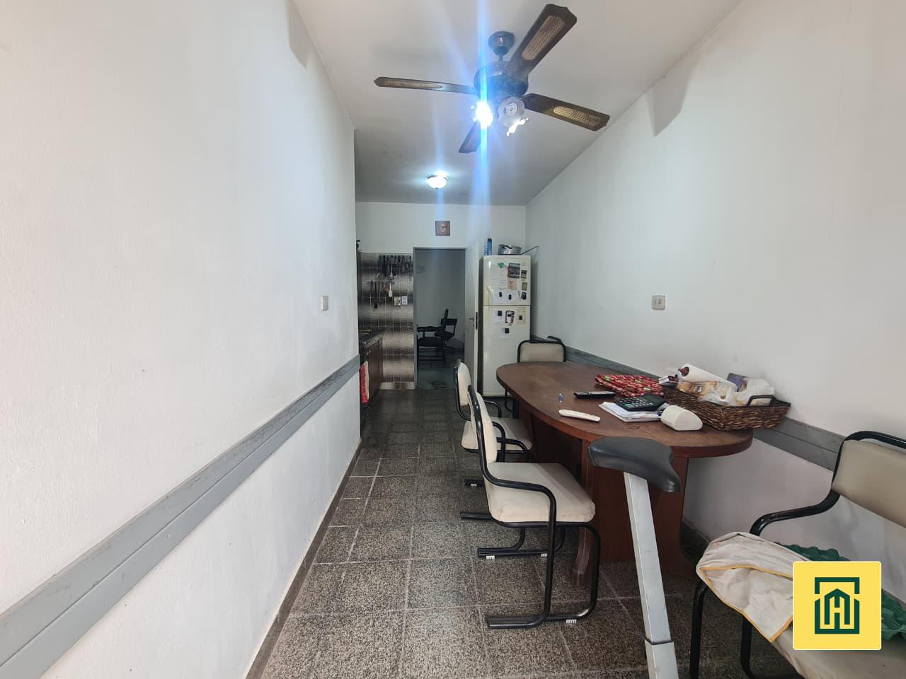 CASA 3 DORMITORIOS BARRIO LOS GIGANTES