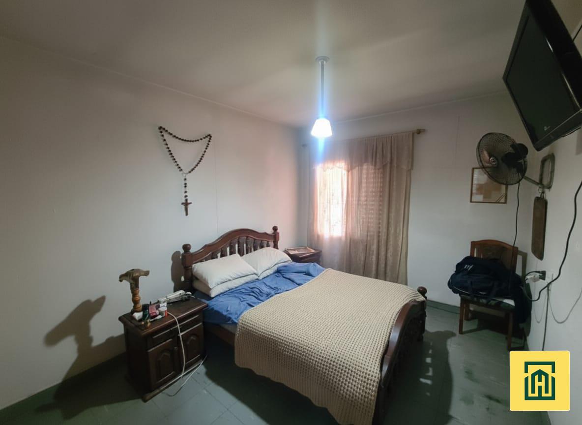 CASA 3 DORMITORIOS BARRIO LOS GIGANTES