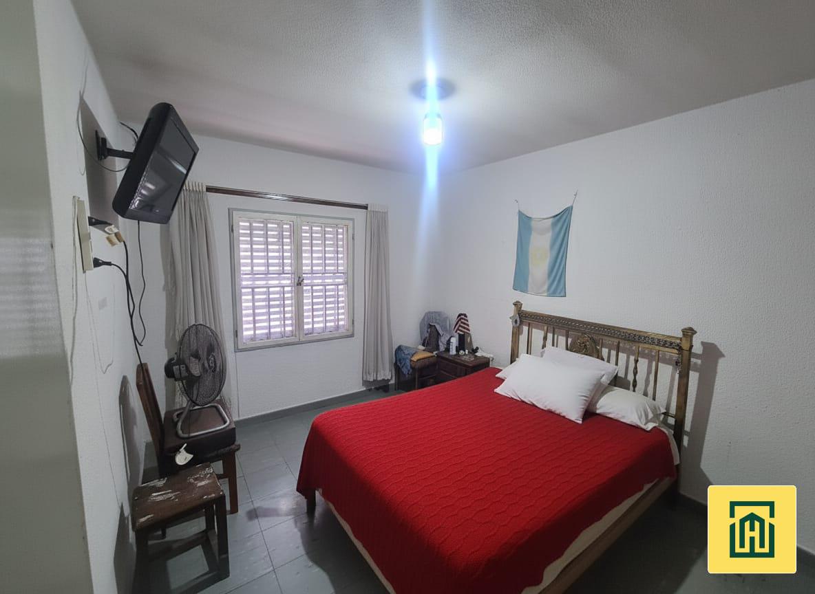 CASA 3 DORMITORIOS BARRIO LOS GIGANTES