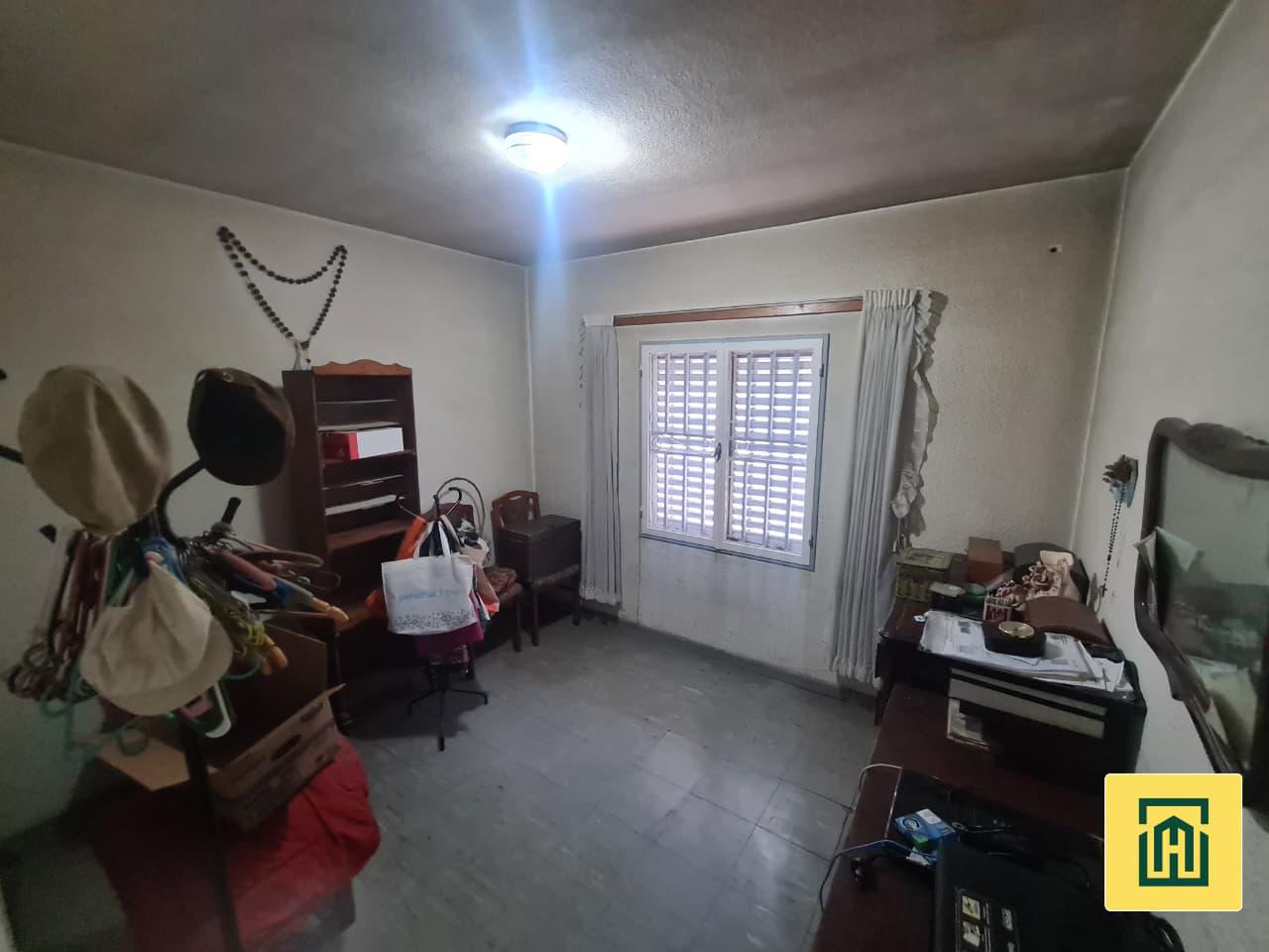 CASA 3 DORMITORIOS BARRIO LOS GIGANTES