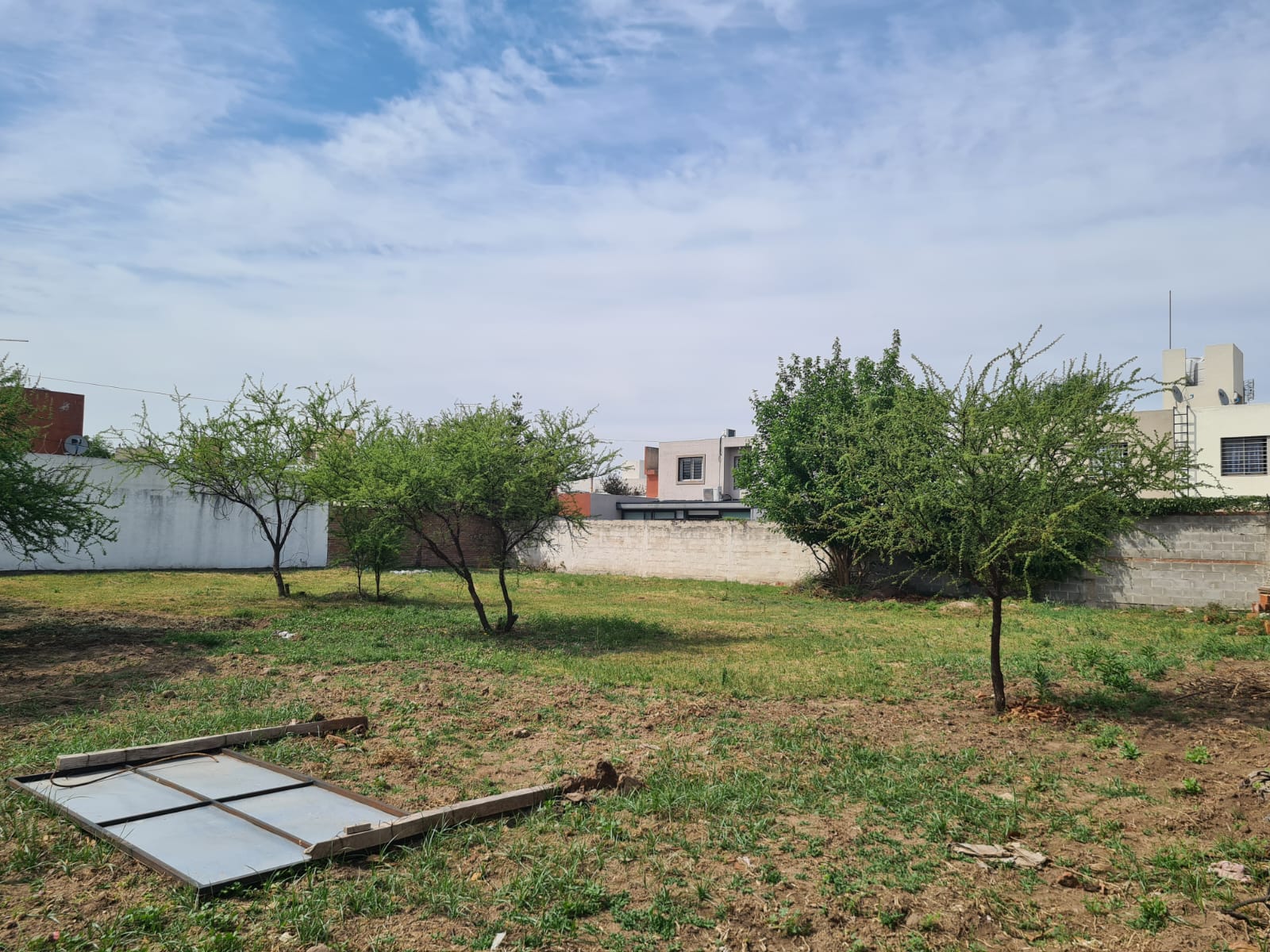 VENTA LOTES EN B NUEVO POETA LUGONES