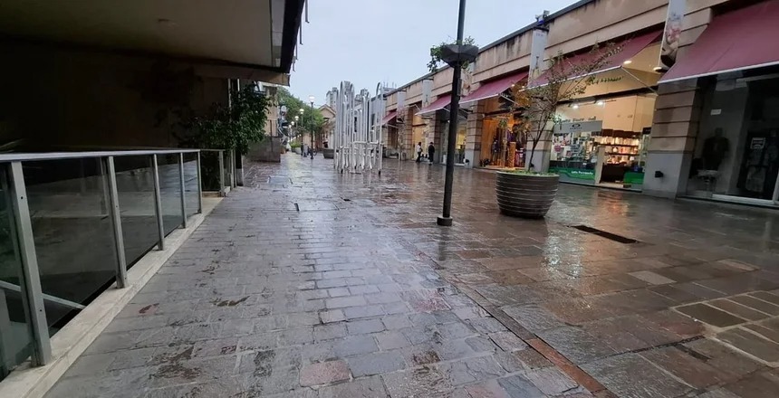 VENTA LOCAL COMERCIAL CÉNTRICO