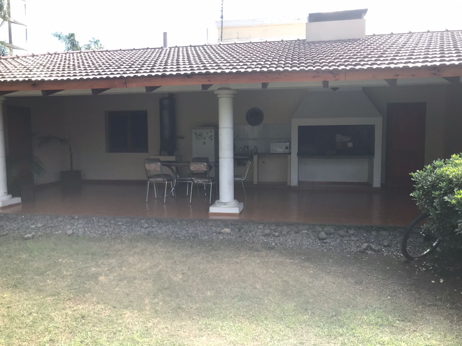 VENTA GRAN TERRENO  CASA