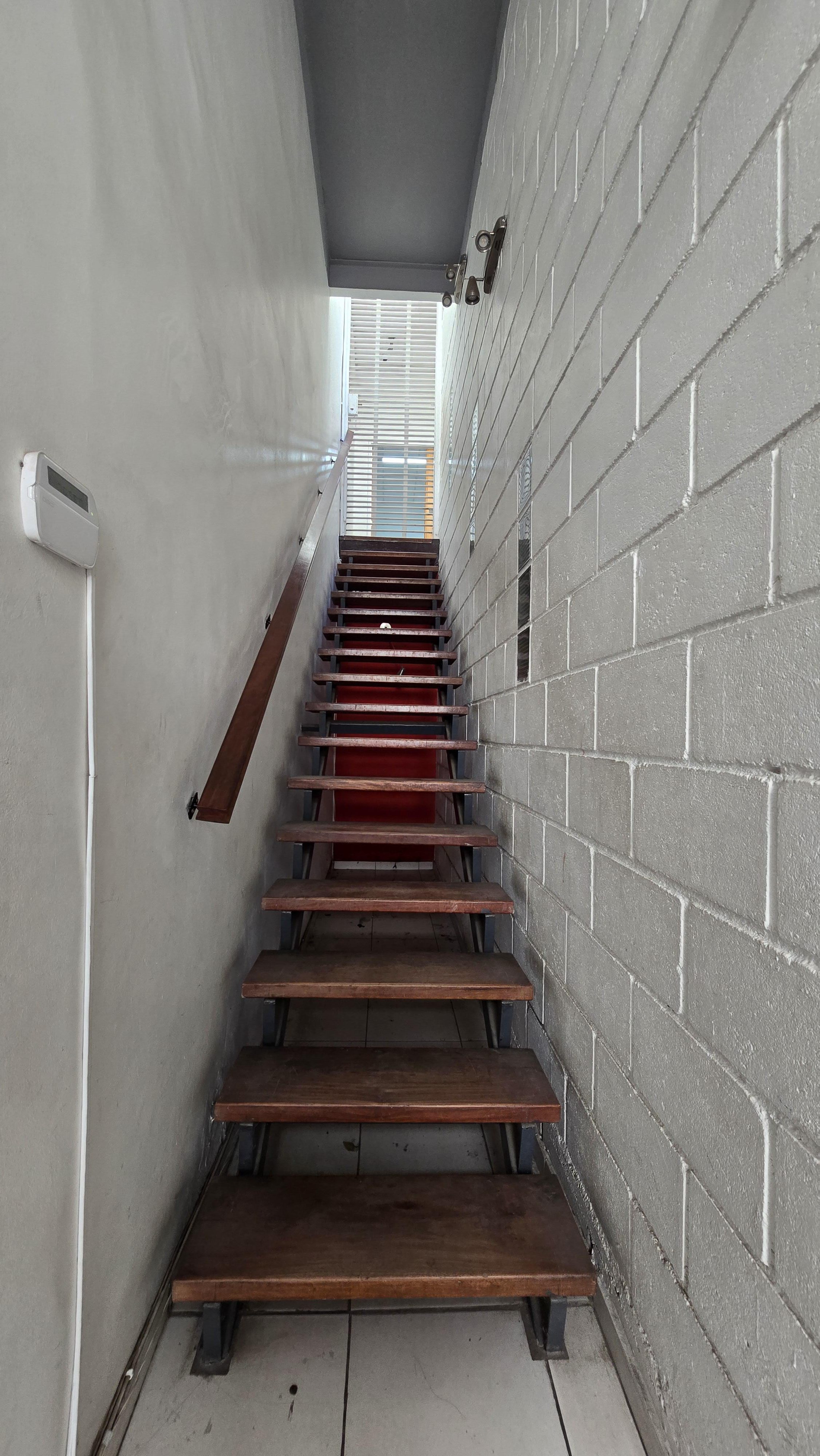 Oficina Amplia con Recepción  Ideal Uso Educativo o Profesional