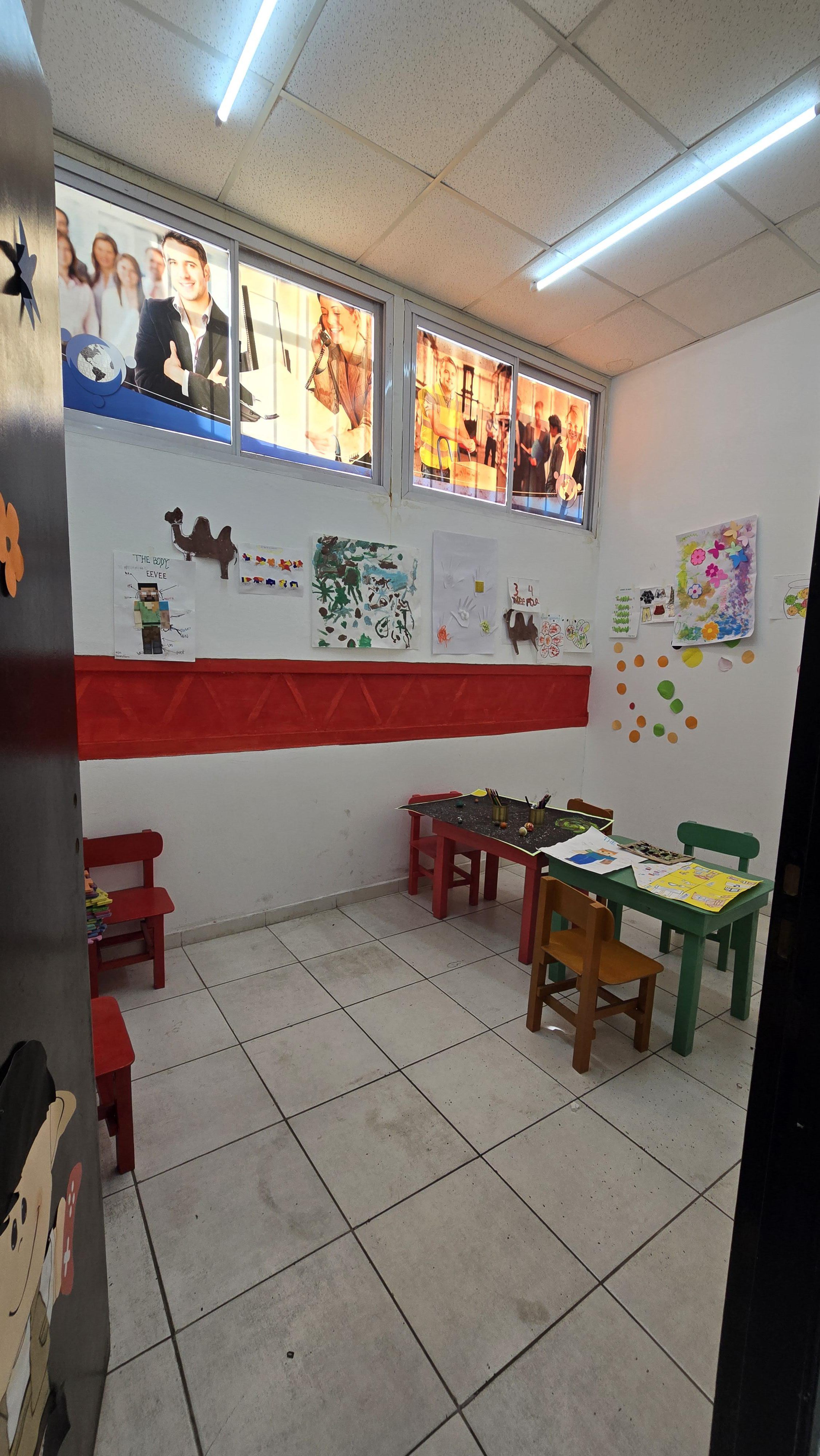 Oficina Amplia con Recepción  Ideal Uso Educativo o Profesional