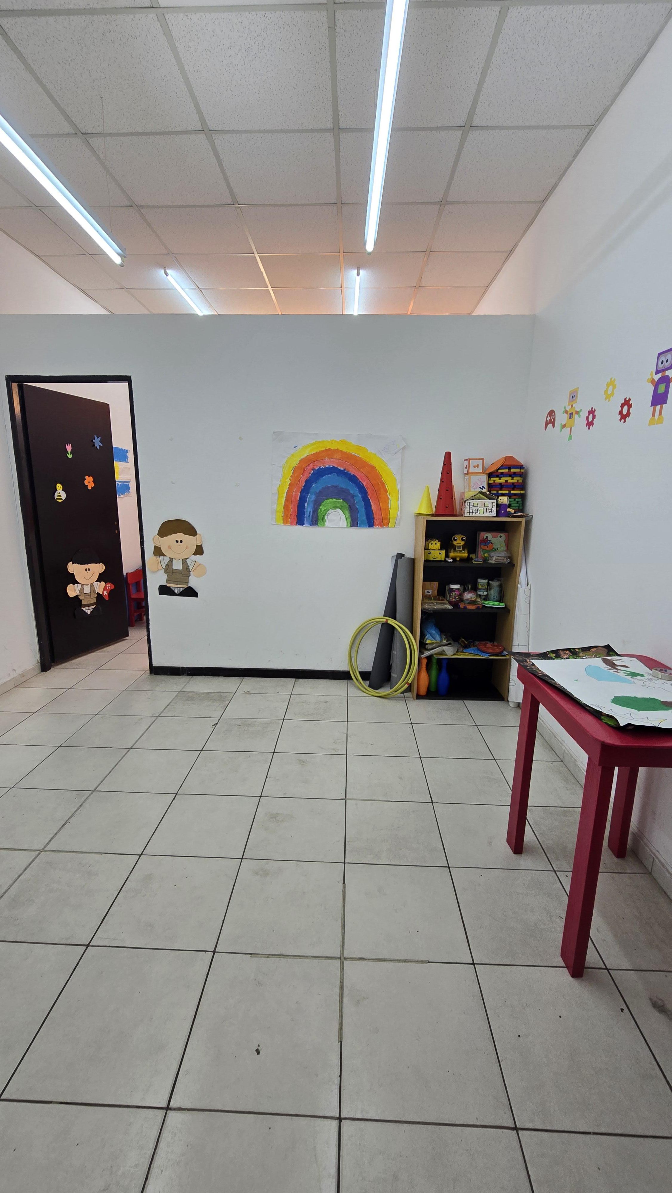 Oficina Amplia con Recepción  Ideal Uso Educativo o Profesional