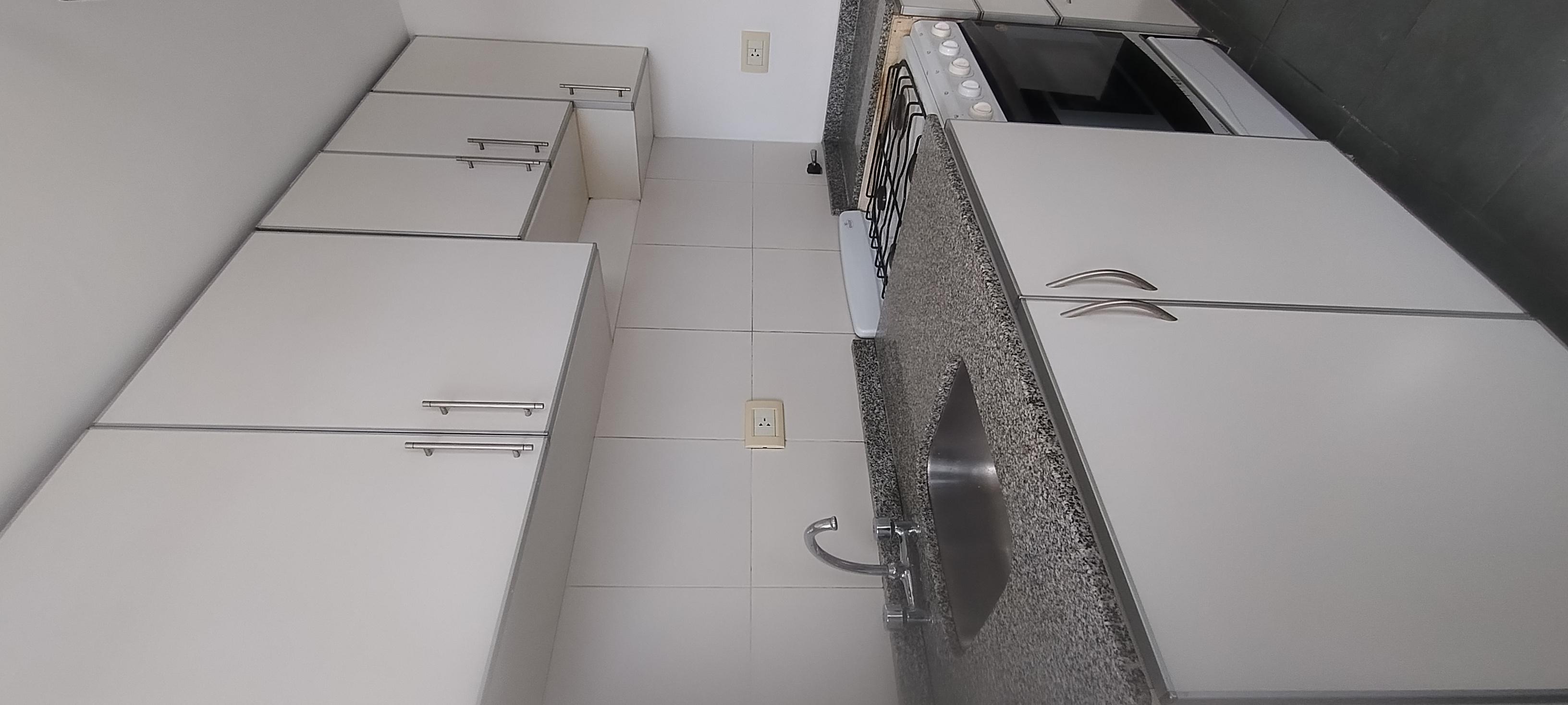 Departamento de 2 Dorm con Balcón y Cochera. Muy Luminoso!