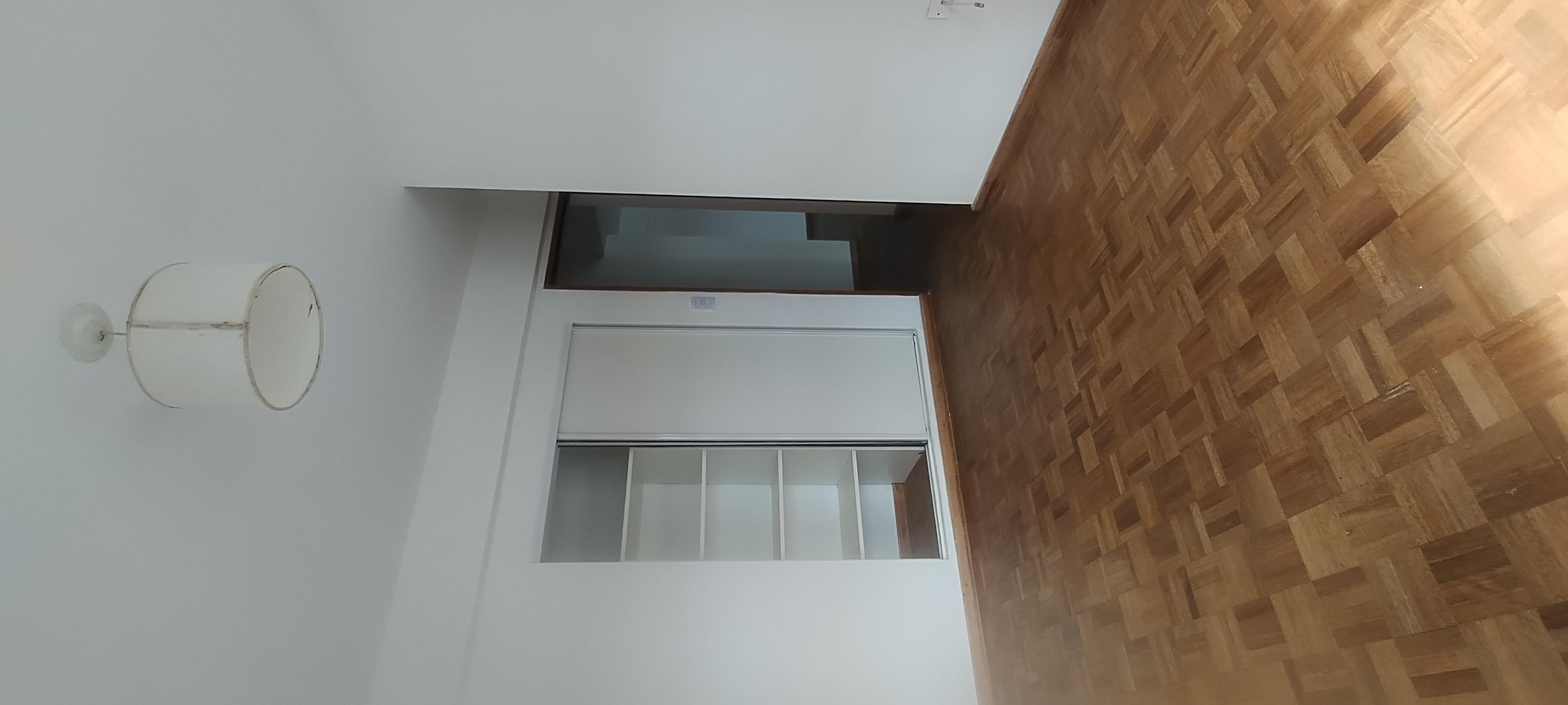 Departamento de 2 Dorm con Balcón y Cochera. Muy Luminoso!