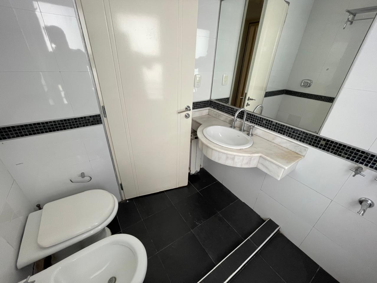 NVA CORDOBA: OBISPO SALGUERO 826 FRENTE AL PARQUE SARMIENTO SEMIPISO DE 3 DOR CCOCHERA  Y AMENITIES