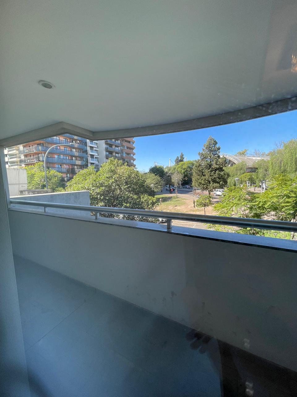 NVA CORDOBA: OBISPO SALGUERO 826 FRENTE AL PARQUE SARMIENTO SEMIPISO DE 3 DOR CCOCHERA  Y AMENITIES