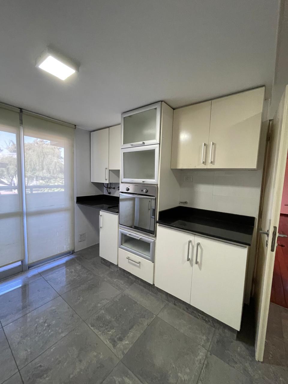 NVA CORDOBA: OBISPO SALGUERO 826 FRENTE AL PARQUE SARMIENTO SEMIPISO DE 3 DOR CCOCHERA  Y AMENITIES