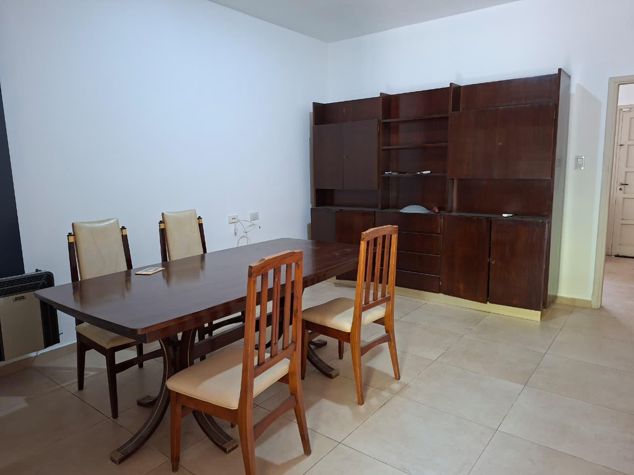 ALQUILO CASA BARRIO OBSERVATORIO DOS DORMITORIOS CON PATIO.